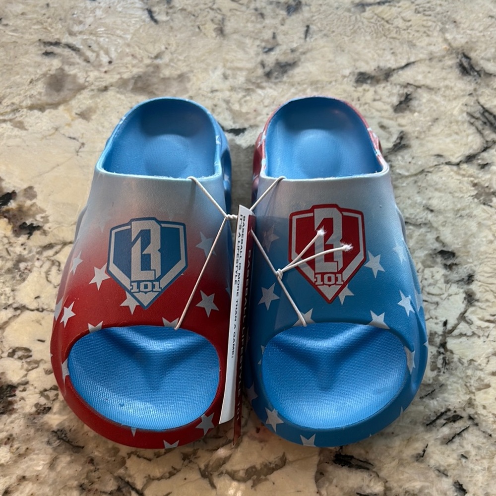 Baseball lifestyle slides NWT